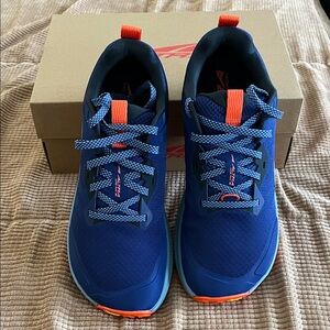 Altra Men’s Navy Lone Peak 9+ trail running shoes size 8.5